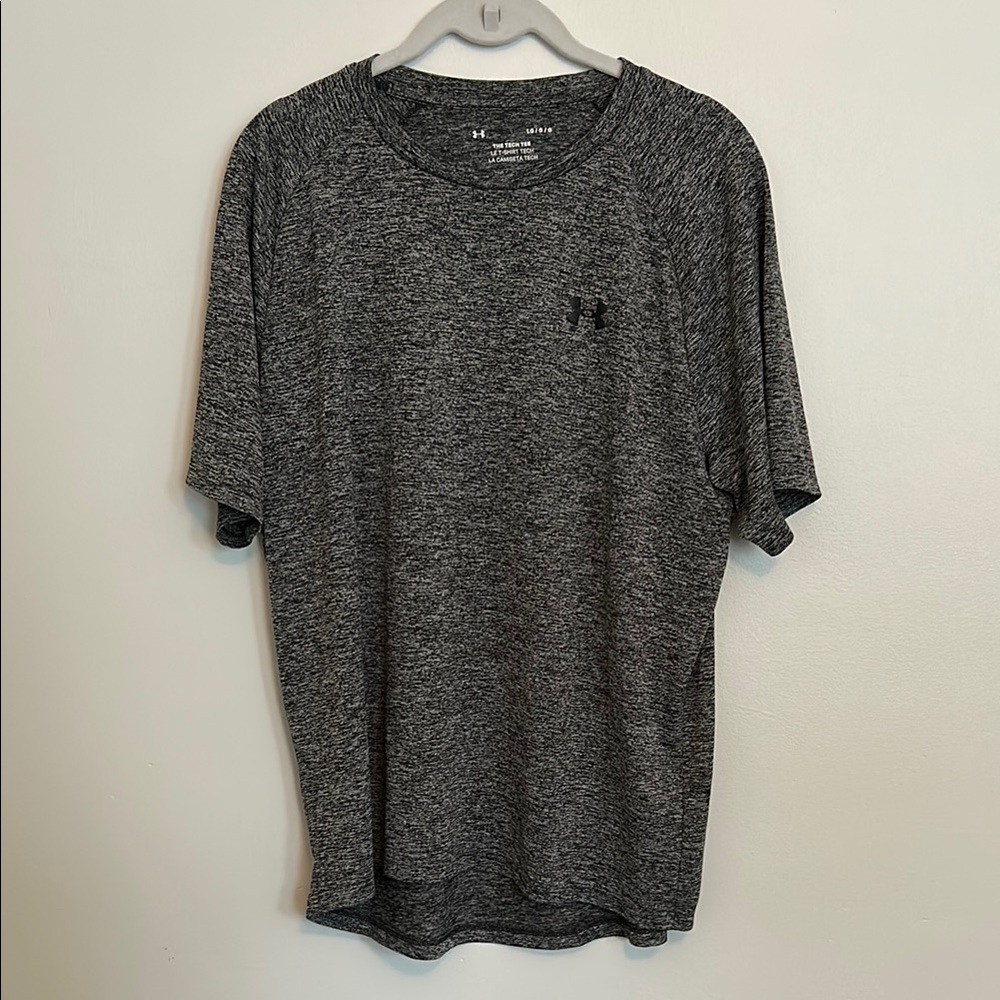Under Armour Men's Gray T-Shirt - Large